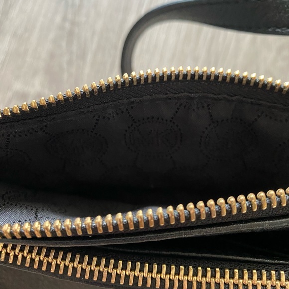 Michael Kors Crossbody Purse - Picture 5 of 6